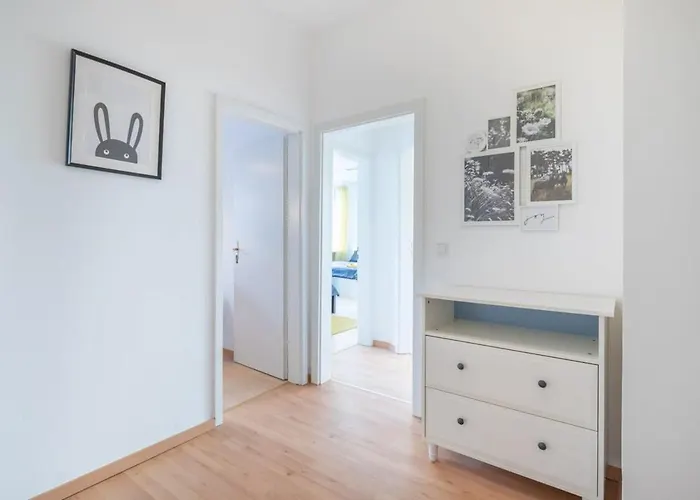 Beautiful 2 Bedroom Apartment Incl Parking