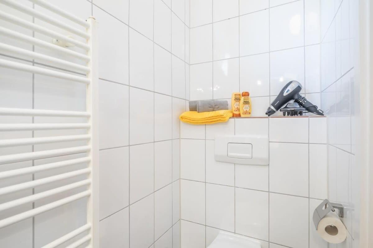 Appartamento Beautiful 2 Bedroom Incl Parking Amburgo